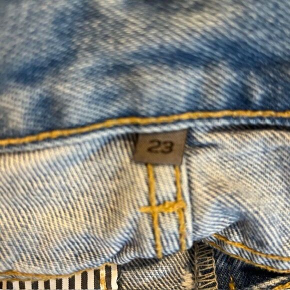 CARMAR Distressed Denim Shorts Button Fly Light Wash Size 23 - Picture 6 of 10